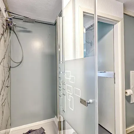 1 Bedroom Awesome In